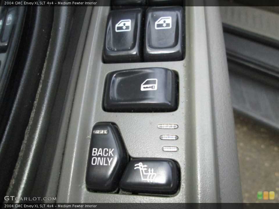 Medium Pewter Interior Controls for the 2004 GMC Envoy XL SLT 4x4 #79751733