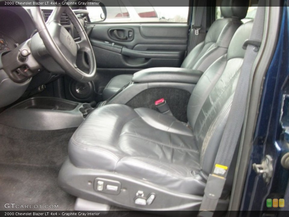 Graphite Gray Interior Photo for the 2000 Chevrolet Blazer LT 4x4 #79756955