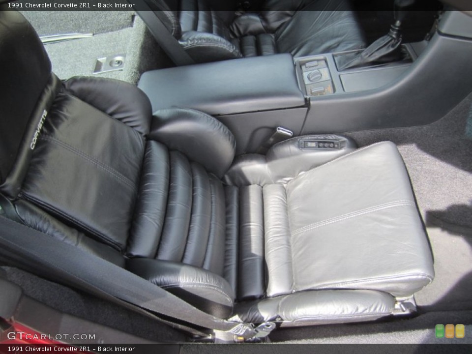 Black Interior Photo for the 1991 Chevrolet Corvette ZR1 #79759444