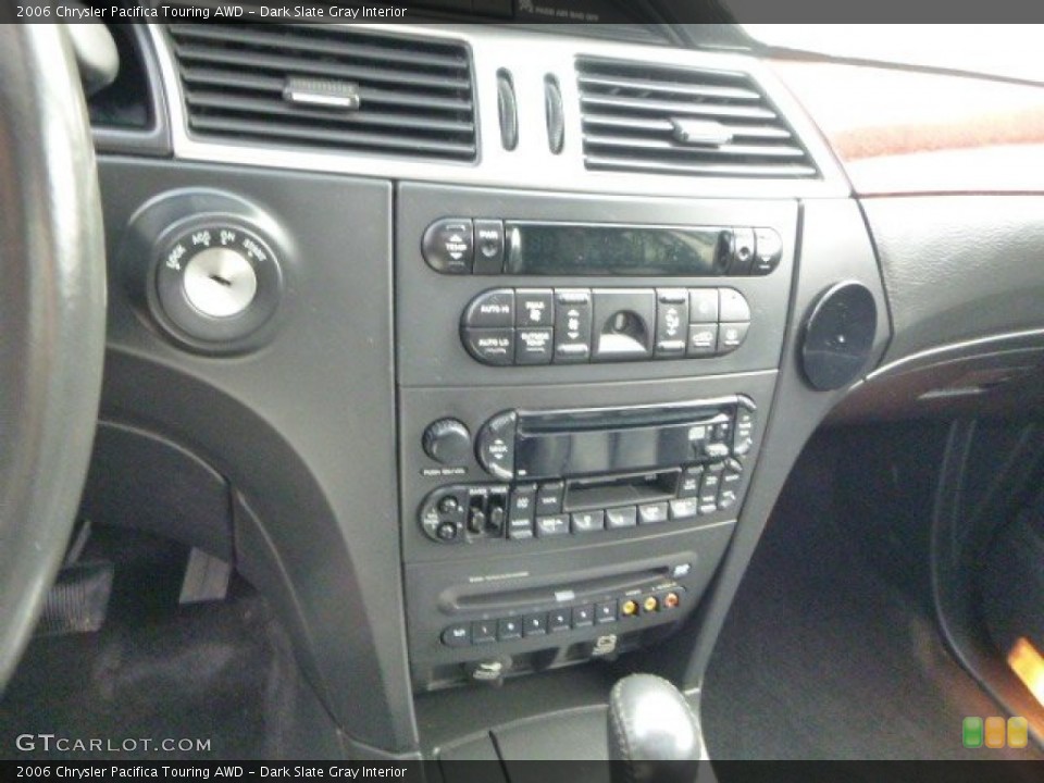 Dark Slate Gray Interior Controls for the 2006 Chrysler Pacifica Touring AWD #79762589