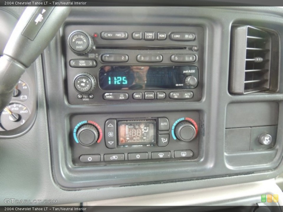 Tan/Neutral Interior Controls for the 2004 Chevrolet Tahoe LT #79764330