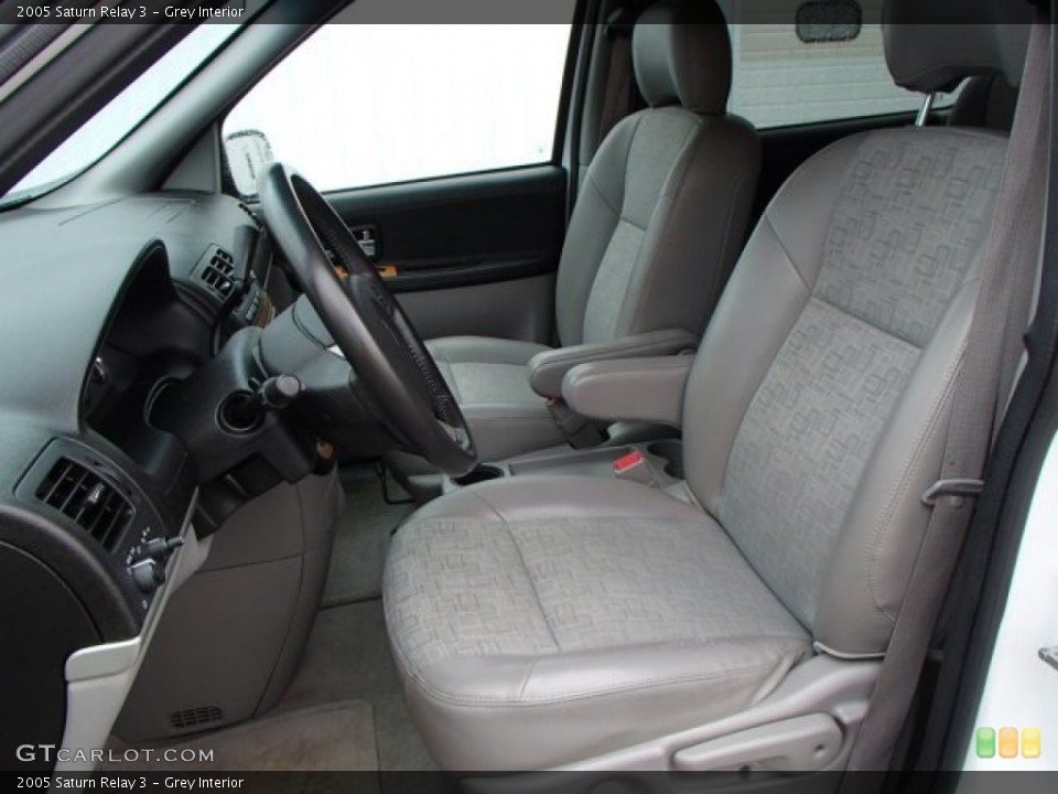 Grey Interior Photo for the 2005 Saturn Relay 3 #79774894