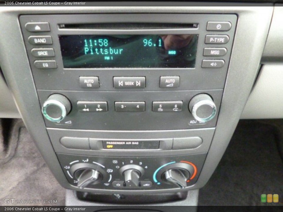 Gray Interior Controls for the 2006 Chevrolet Cobalt LS Coupe #79782376