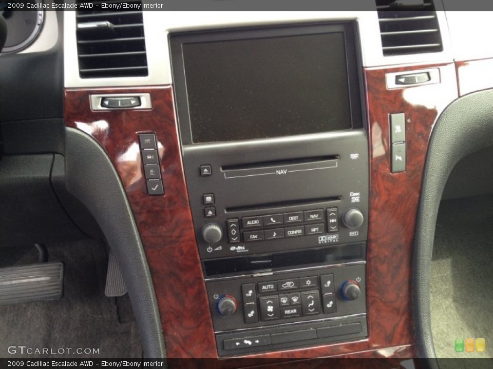 Ebony/Ebony Interior Controls for the 2009 Cadillac Escalade AWD #79785070