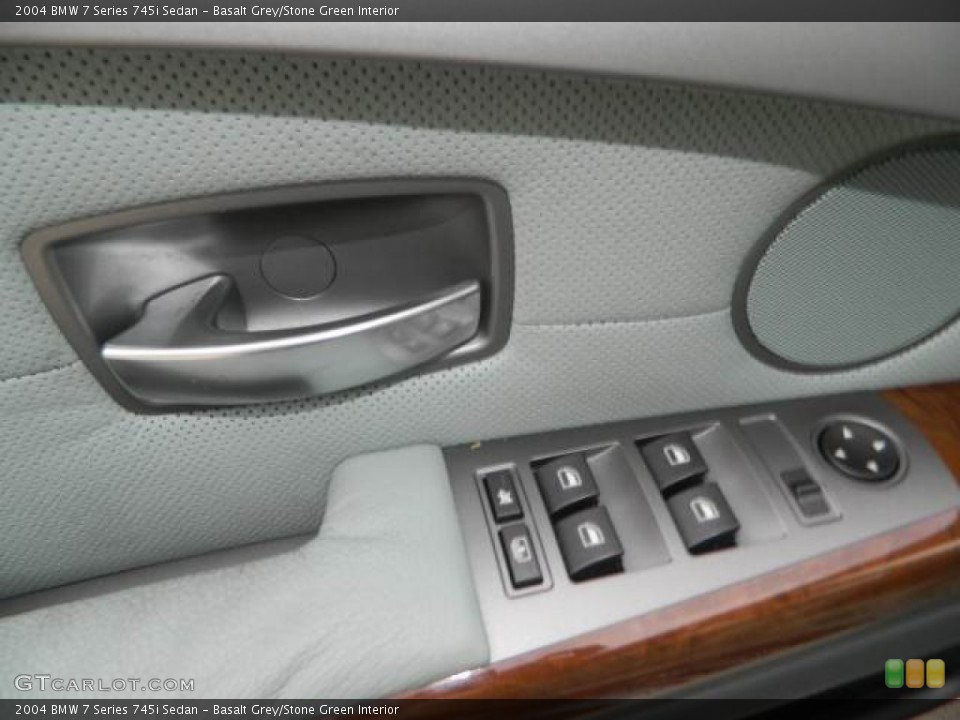 Basalt Grey/Stone Green Interior Controls for the 2004 BMW 7 Series 745i Sedan #79813063