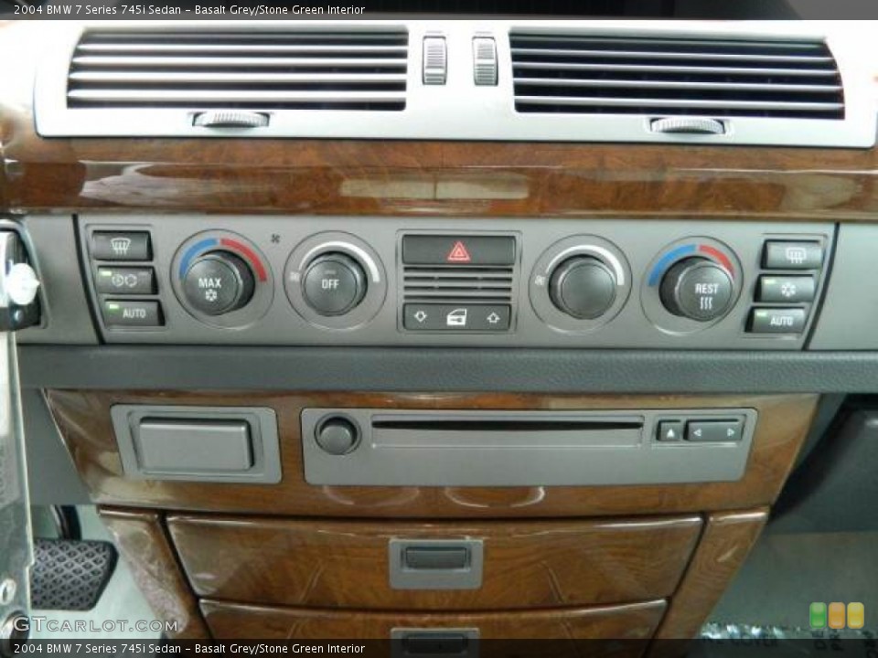 Basalt Grey/Stone Green Interior Controls for the 2004 BMW 7 Series 745i Sedan #79813066
