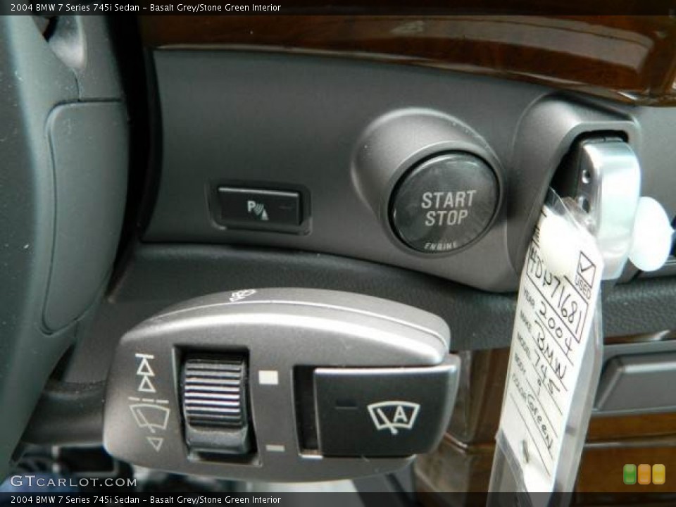 Basalt Grey/Stone Green Interior Controls for the 2004 BMW 7 Series 745i Sedan #79813084