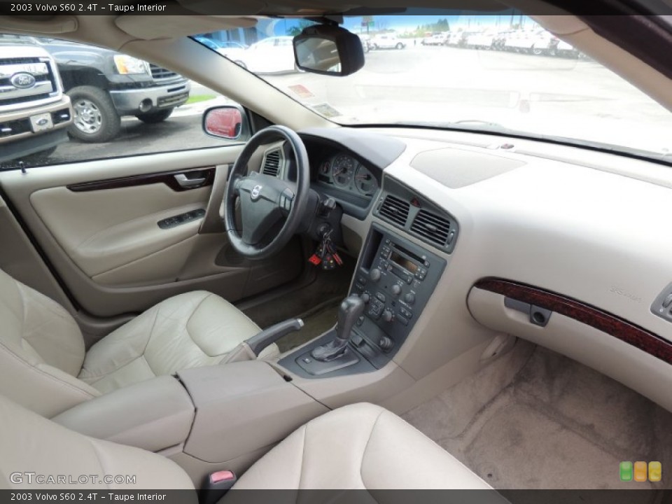 Taupe Interior Photo for the 2003 Volvo S60 2.4T #79827118