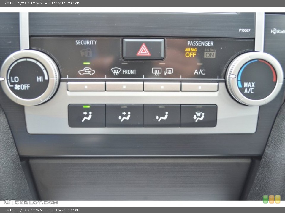 Black/Ash Interior Controls for the 2013 Toyota Camry SE #79831970