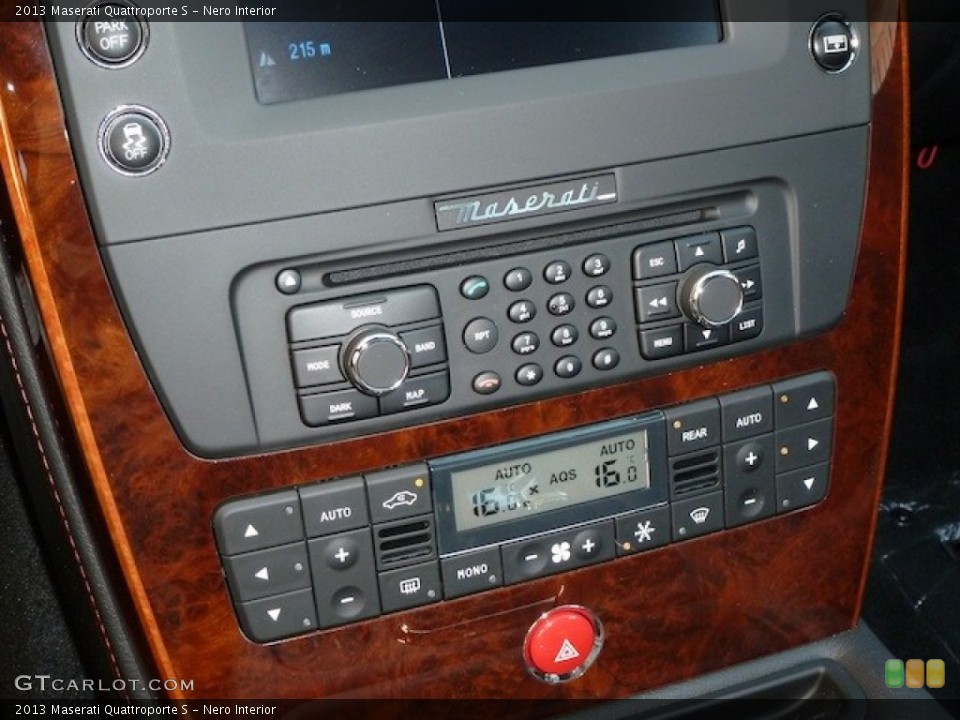 Nero Interior Controls for the 2013 Maserati Quattroporte S #79835794