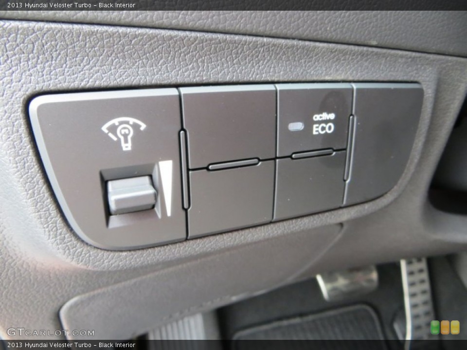 Black Interior Controls for the 2013 Hyundai Veloster Turbo #79837257