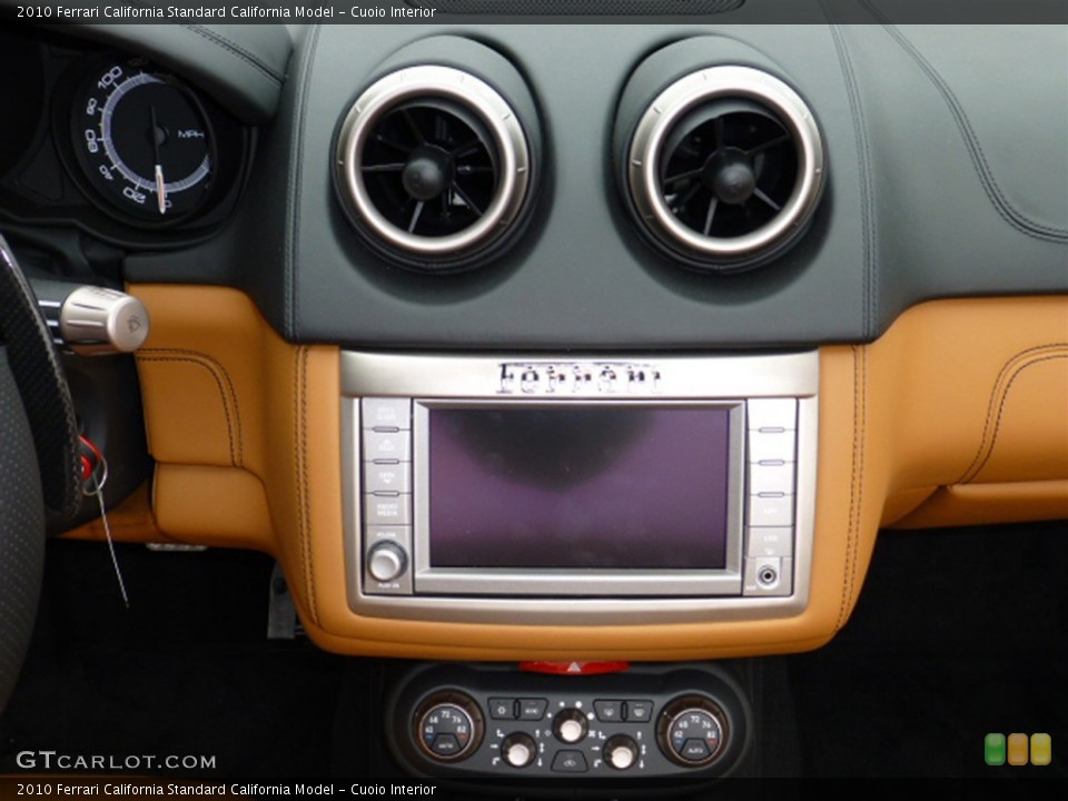 Cuoio Interior Controls for the 2010 Ferrari California  #79845286