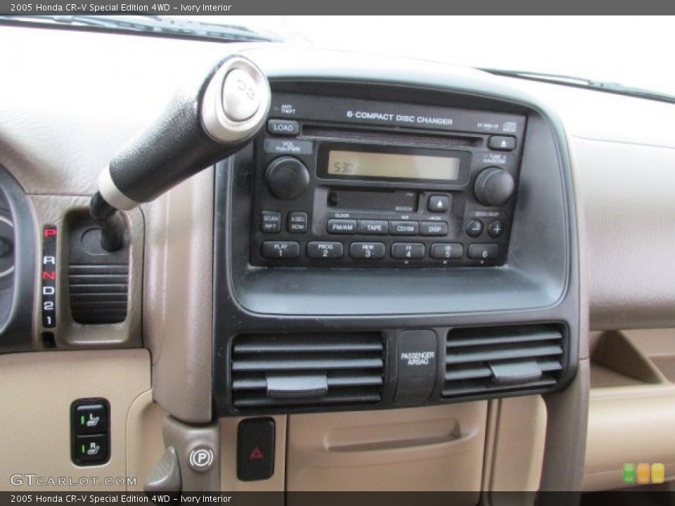 Ivory Interior Controls for the 2005 Honda CR-V Special Edition 4WD #79845922
