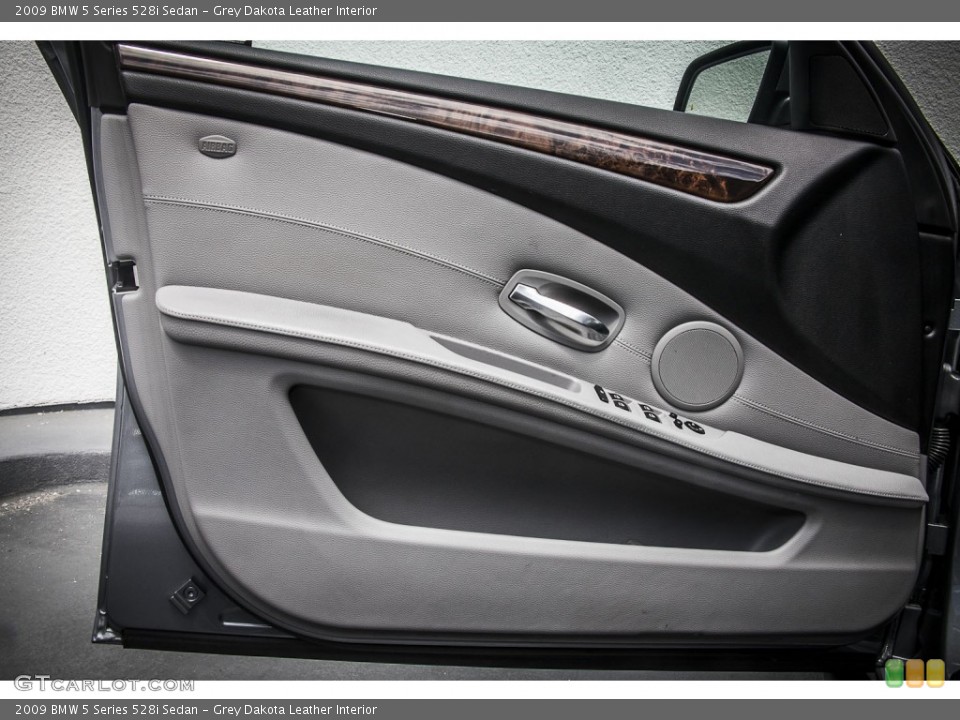 Grey Dakota Leather Interior Door Panel for the 2009 BMW 5 Series 528i Sedan #79851005
