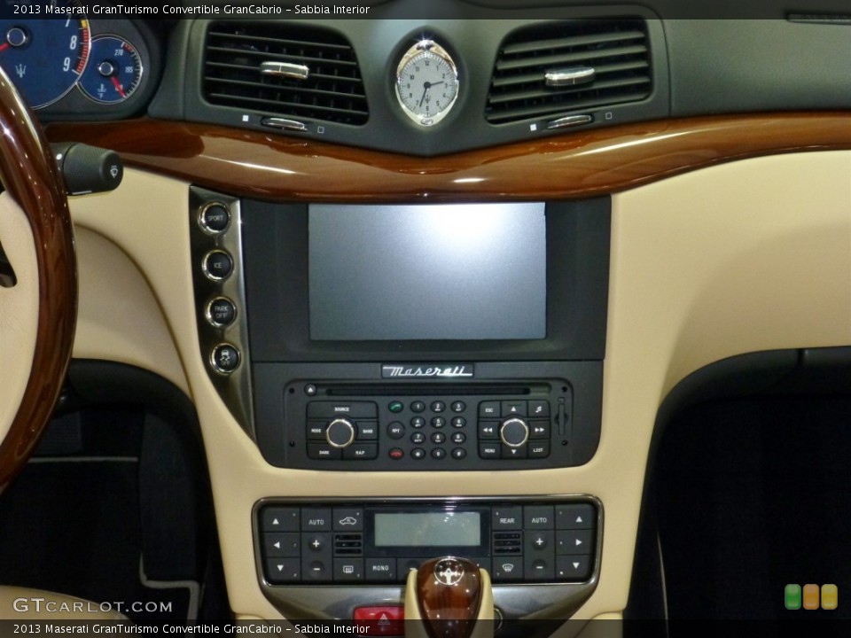 Sabbia Interior Controls for the 2013 Maserati GranTurismo Convertible GranCabrio #79852393