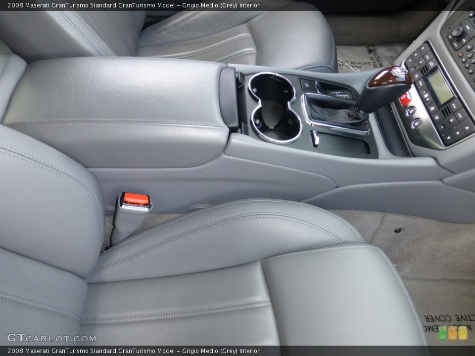 Grigio Medio (Grey) Interior Controls for the 2008 Maserati GranTurismo  #79853467