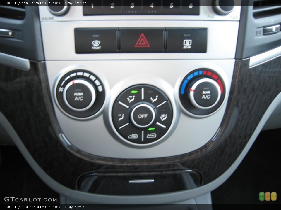 Gray Interior Controls for the 2009 Hyundai Santa Fe GLS 4WD #79867714