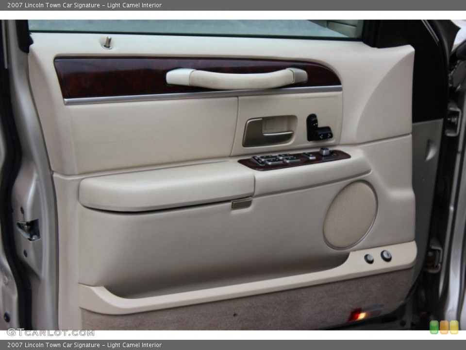Light Camel Interior Door Panel for the 2007 Lincoln Town Car Signature #79887793