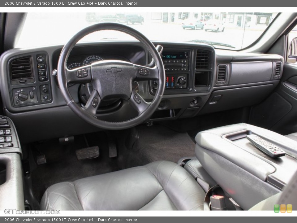Dark Charcoal Interior Dashboard for the 2006 Chevrolet Silverado 1500 LT Crew Cab 4x4 #79891645