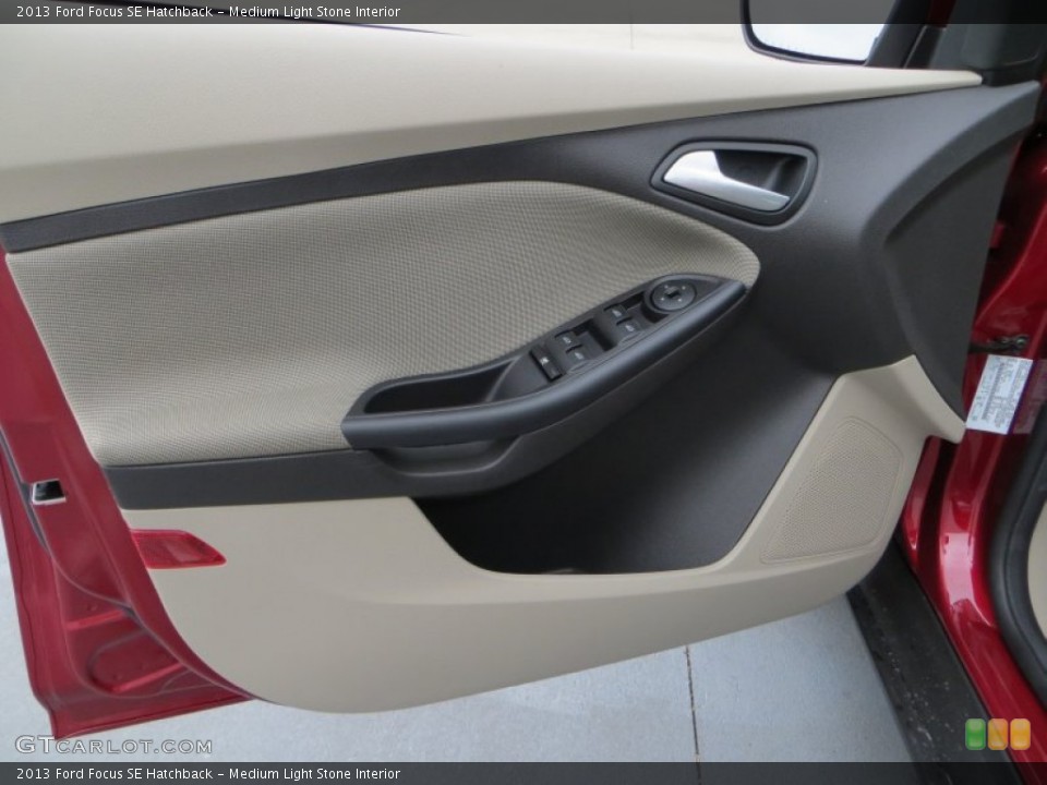 Medium Light Stone Interior Door Panel for the 2013 Ford Focus SE Hatchback #79899117