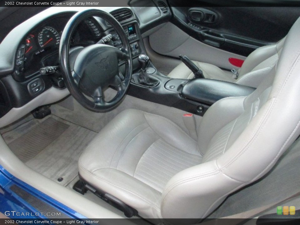 Light Gray Interior Photo for the 2002 Chevrolet Corvette Coupe #79928978