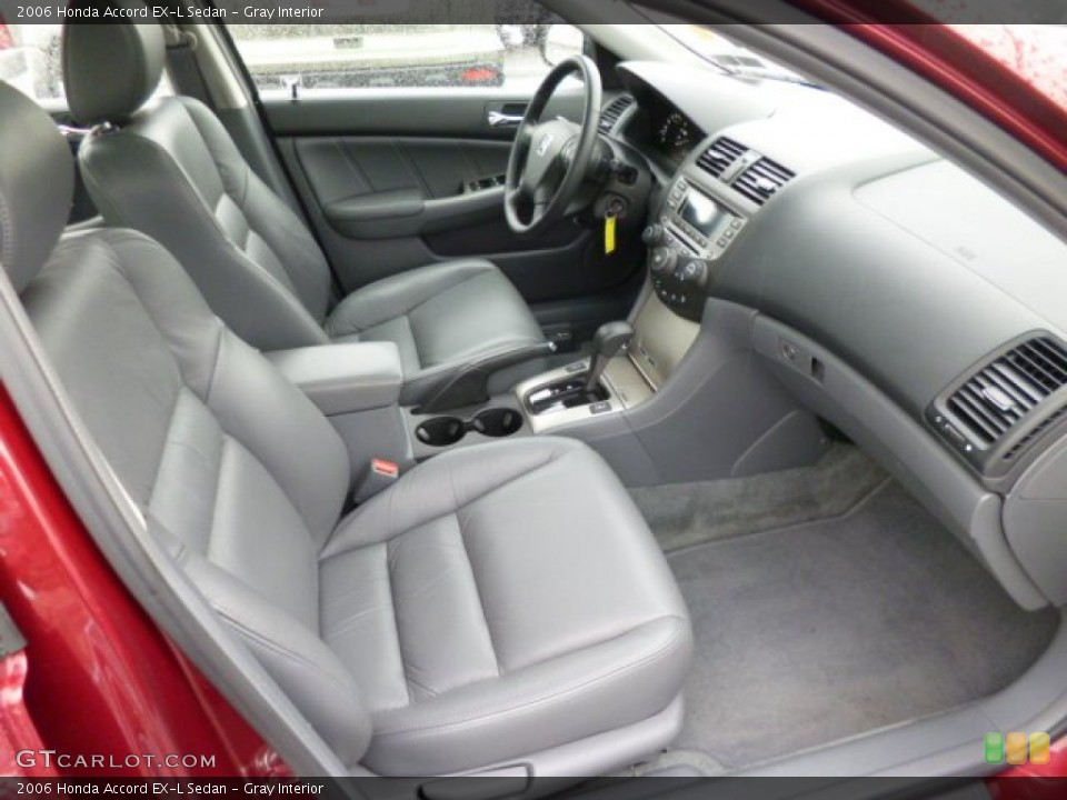 Gray Interior Photo for the 2006 Honda Accord EX-L Sedan #79984375