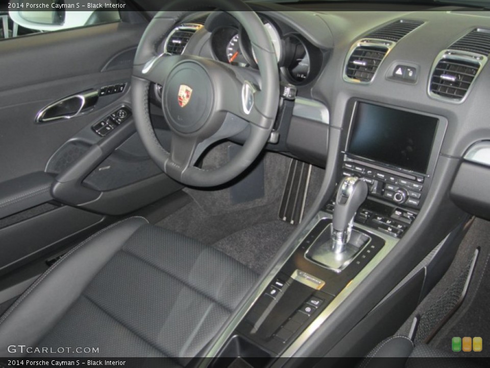 Black Interior Dashboard for the 2014 Porsche Cayman S #79992533