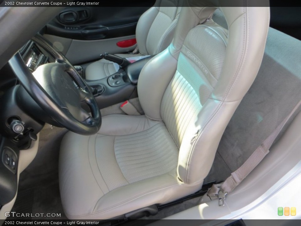 Light Gray Interior Photo for the 2002 Chevrolet Corvette Coupe #80009657