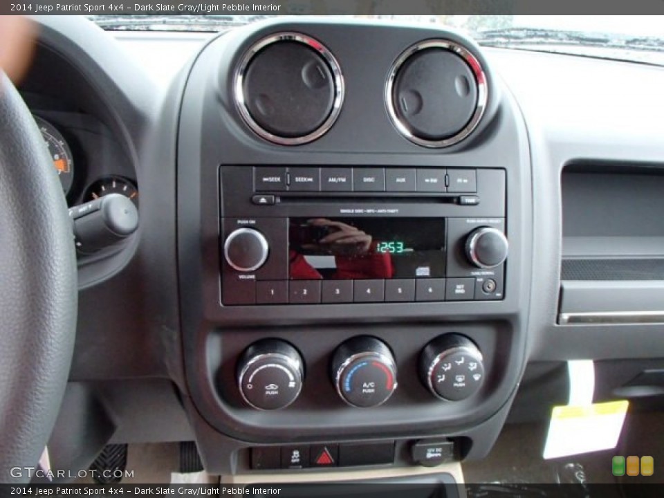 Dark Slate Gray/Light Pebble Interior Controls for the 2014 Jeep Patriot Sport 4x4 #80012183