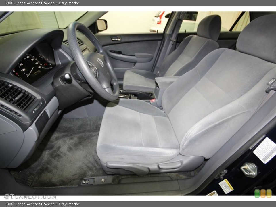 Gray Interior Photo for the 2006 Honda Accord SE Sedan #80027811