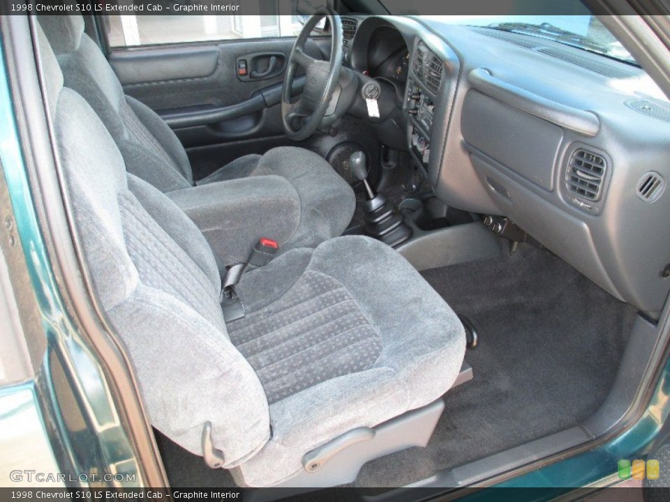 Graphite Interior Photo for the 1998 Chevrolet S10 LS Extended Cab #80052393