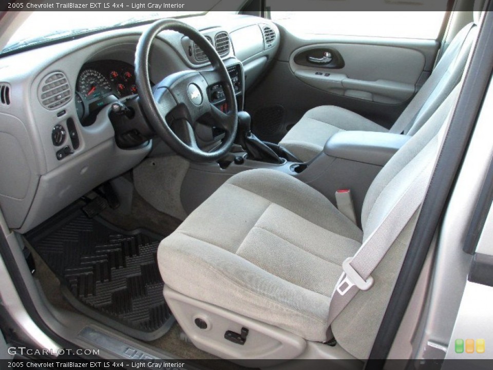 Light Gray Interior Photo for the 2005 Chevrolet TrailBlazer EXT LS 4x4 #80052874