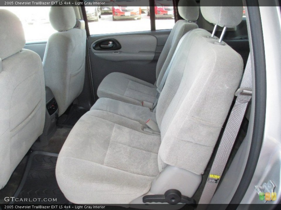 Light Gray Interior Rear Seat for the 2005 Chevrolet TrailBlazer EXT LS 4x4 #80052889