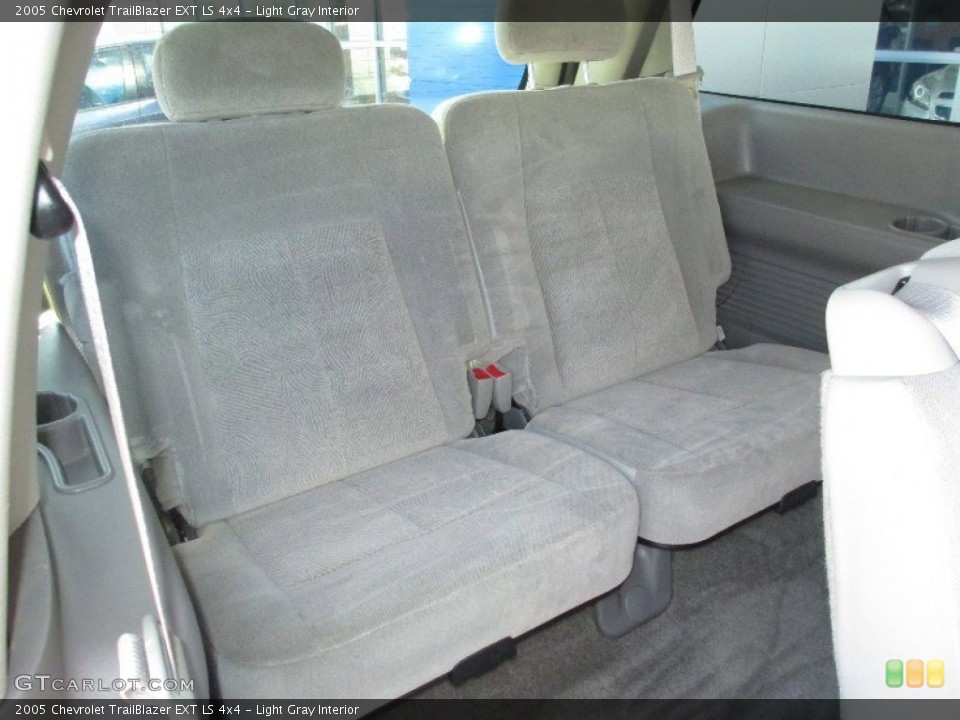 Light Gray Interior Rear Seat for the 2005 Chevrolet TrailBlazer EXT LS 4x4 #80052947