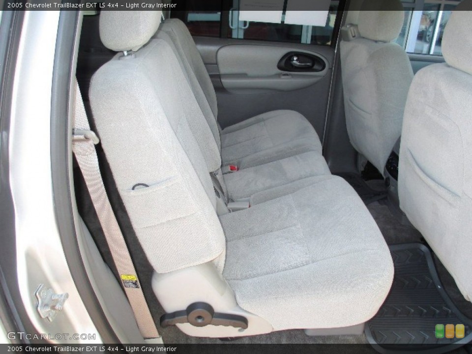 Light Gray Interior Rear Seat for the 2005 Chevrolet TrailBlazer EXT LS 4x4 #80052961