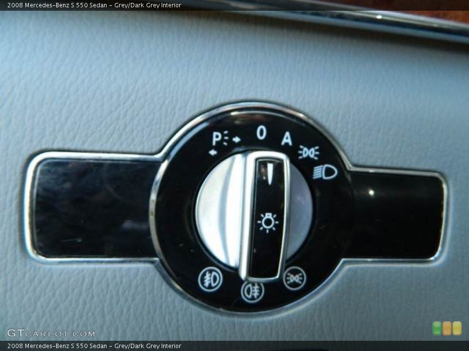Grey/Dark Grey Interior Controls for the 2008 Mercedes-Benz S 550 Sedan #80064550