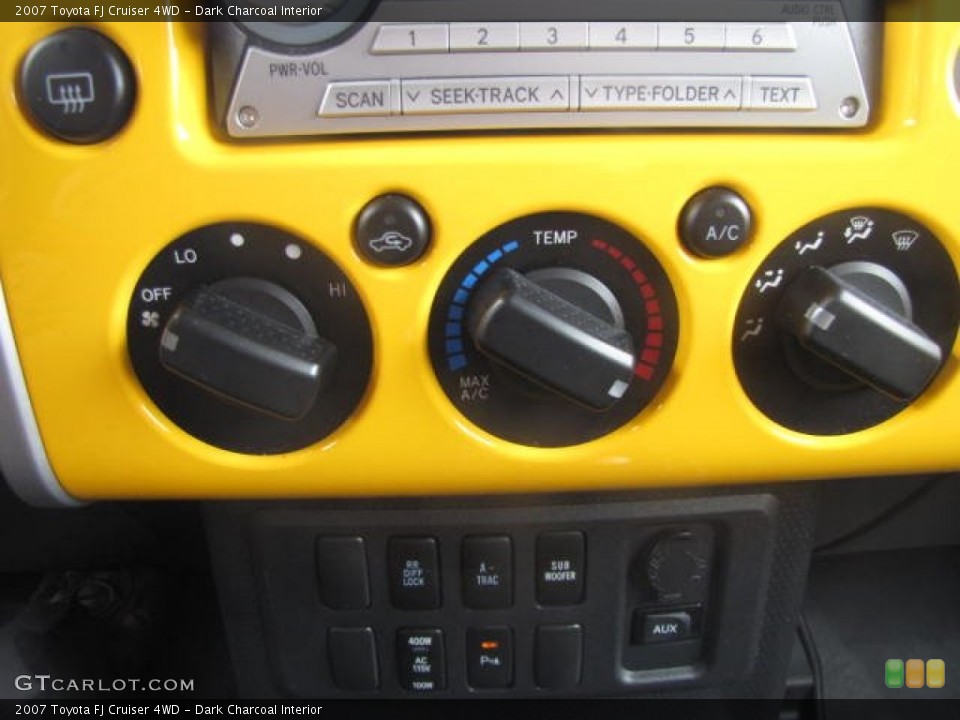 Dark Charcoal Interior Controls for the 2007 Toyota FJ Cruiser 4WD #80069042
