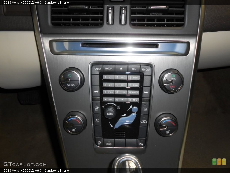 Sandstone Interior Controls for the 2013 Volvo XC60 3.2 AWD #80087097