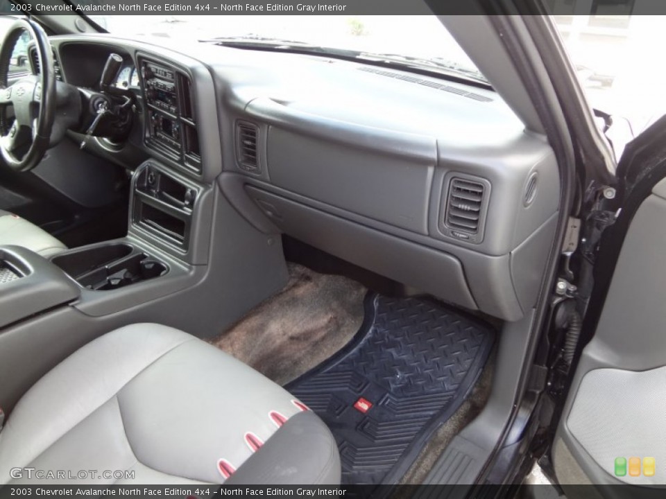 North Face Edition Gray Interior Dashboard for the 2003 Chevrolet Avalanche North Face Edition 4x4 #80098067