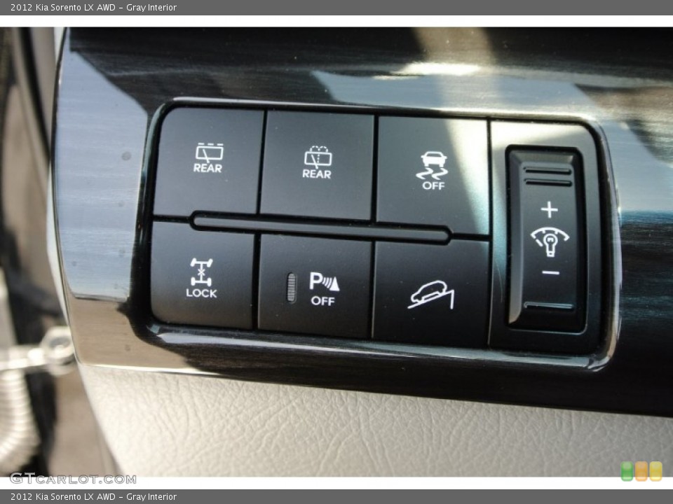 Gray Interior Controls for the 2012 Kia Sorento LX AWD #80105458