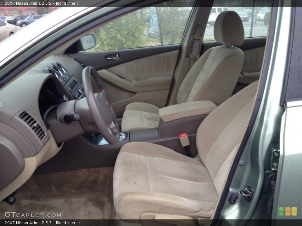 Blond Interior Photo for the 2007 Nissan Altima 2.5 S #80119928