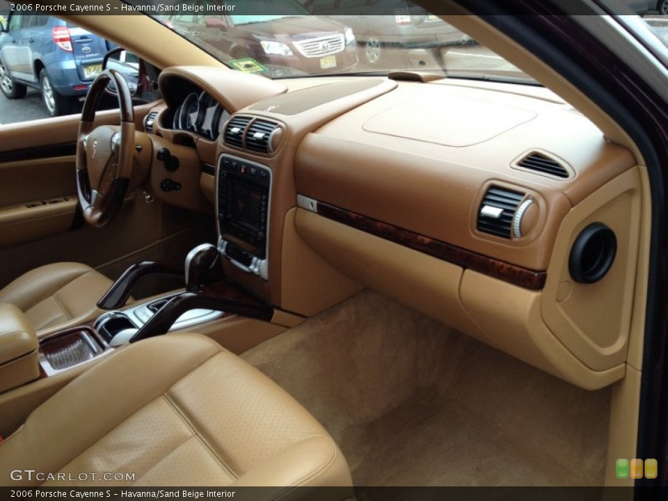 Havanna/Sand Beige Interior Dashboard for the 2006 Porsche Cayenne S #80127028