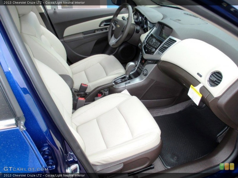 Cocoa/Light Neutral Interior Photo for the 2013 Chevrolet Cruze LTZ #80131617