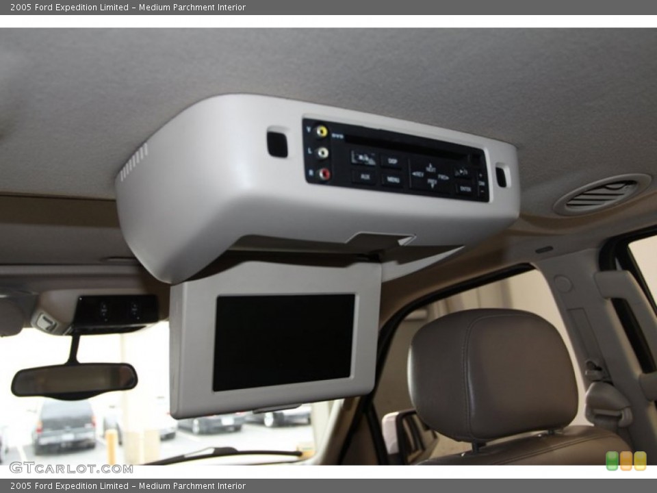 Medium Parchment Interior Entertainment System for the 2005 Ford Expedition Limited #80131986