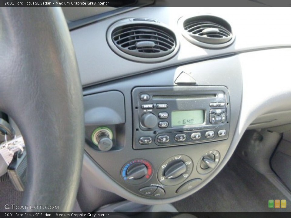 Medium Graphite Grey Interior Controls for the 2001 Ford Focus SE Sedan #80147918