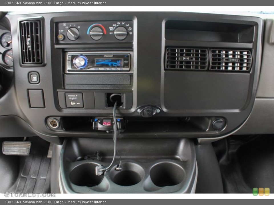 Medium Pewter Interior Dashboard for the 2007 GMC Savana Van 2500 Cargo #80163036