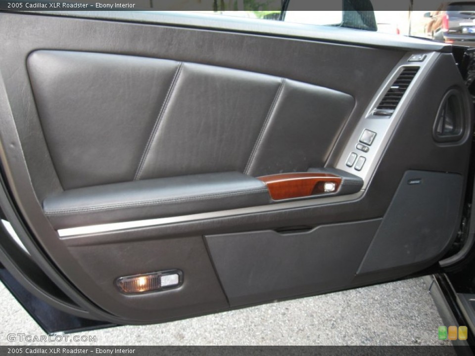 Ebony 2005 Cadillac XLR Interiors