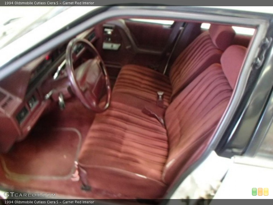 Garnet Red Interior Photo for the 1994 Oldsmobile Cutlass Ciera S #80175388