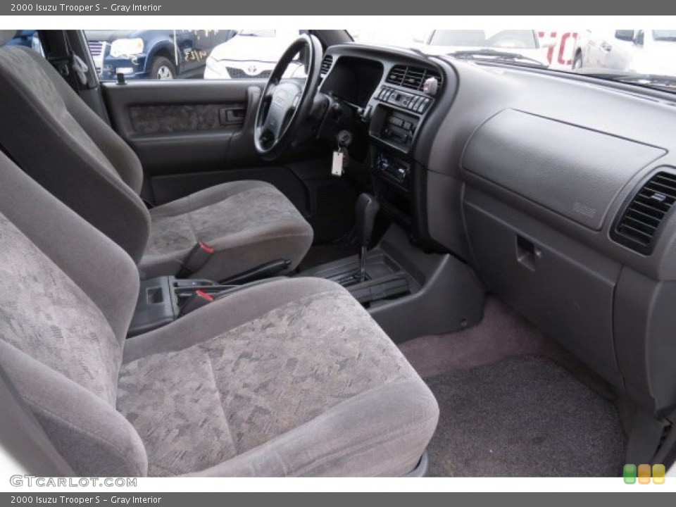 Gray Interior Photo for the 2000 Isuzu Trooper S #80175634