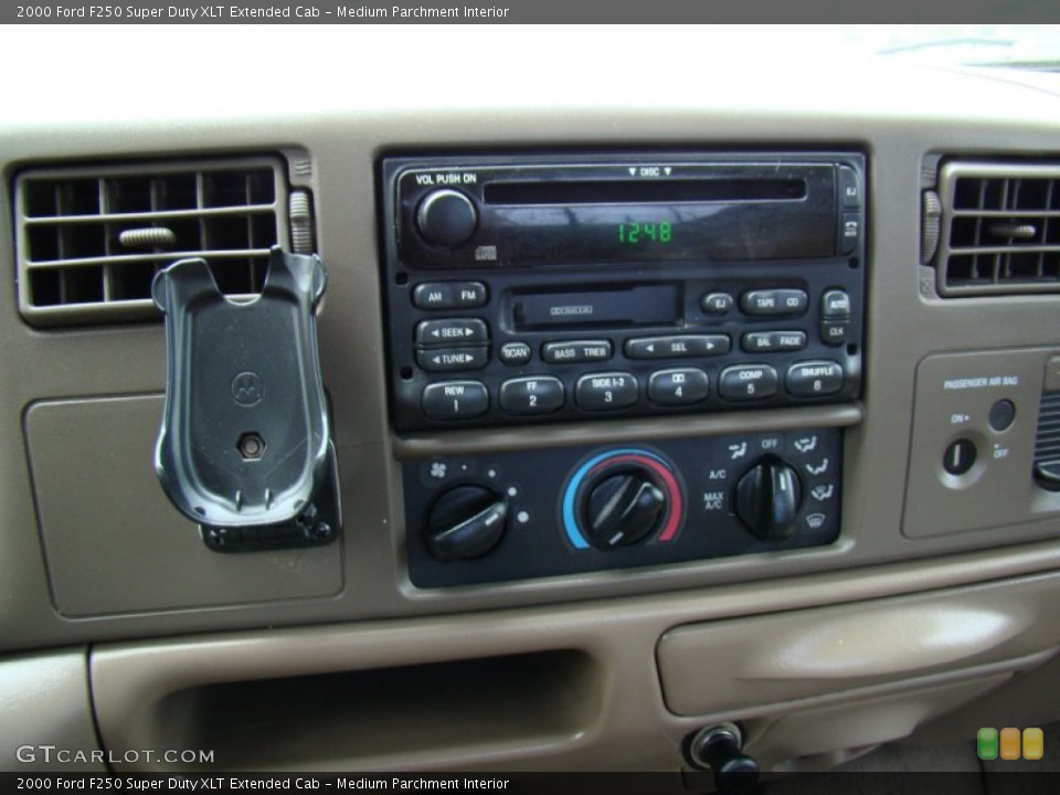 Medium Parchment Interior Controls for the 2000 Ford F250 Super Duty XLT Extended Cab #80177362